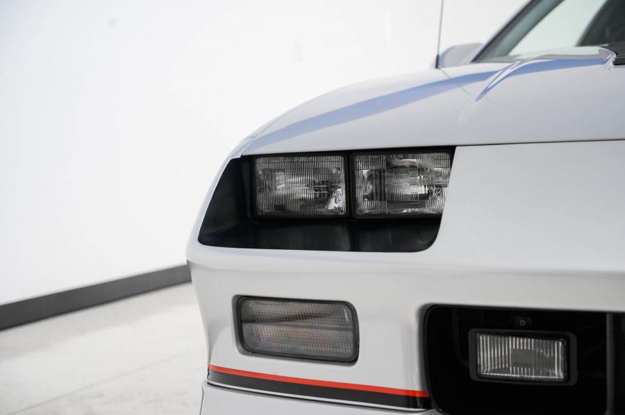 Детали экстерьера Chevrolet Camaro Z28 IROC-Z (1FP87) 1985 года  (фото 28 из 124)